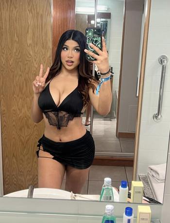 Vivian, 26 Asian female escort, Colorado-springs