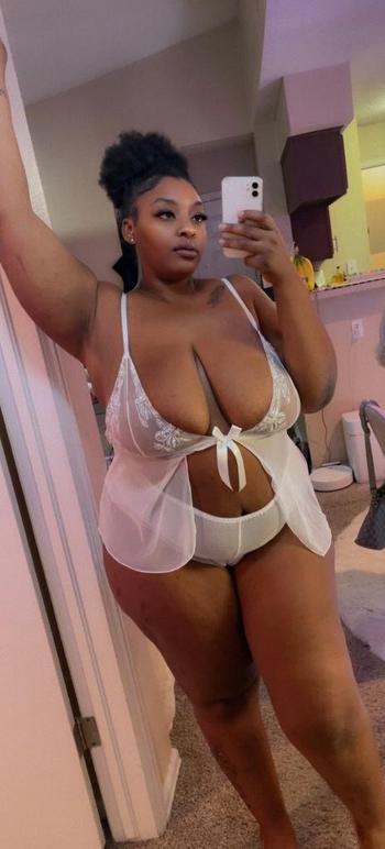 Big sexc, 24  female escort, Colorado Springs